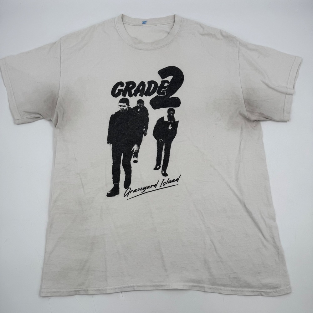 Grade 2‎ Graveyard Island Band T Shirt Men's Beige Graphic Tee Large
